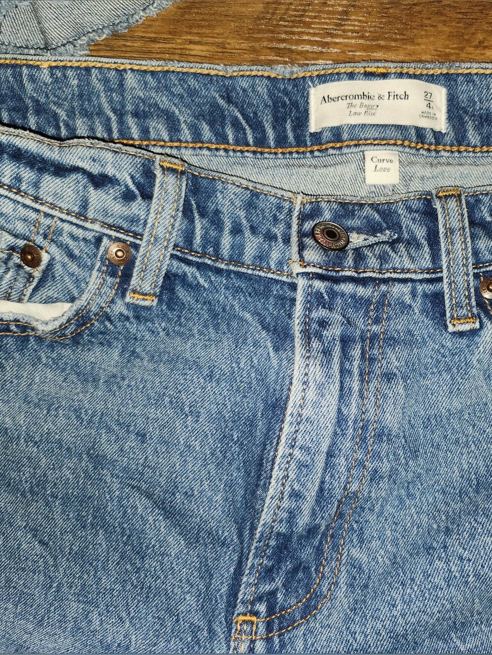 ✨ Abercrombie & Fitch "Curve Love" The Baggy Low Rise Jeans ✨